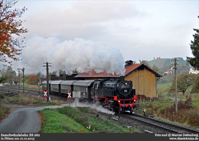 Frühmorgendlicher Dampfzug auf der Wutachtalbahn - Fotozug am 10.10.2015